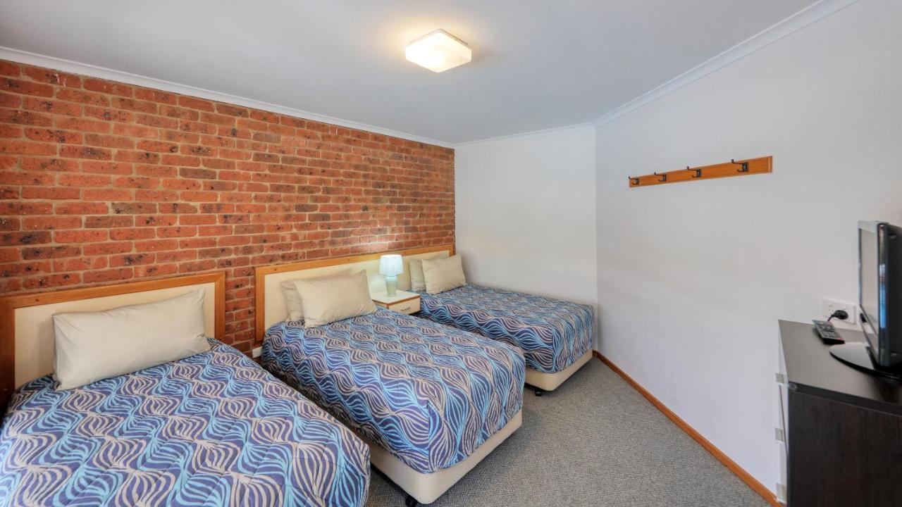 Tooleybuc Club Motor Inn Kültér fotó